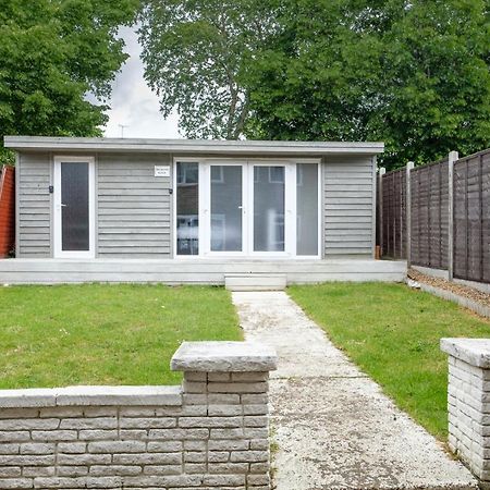Dickens Suite Crawley  Exterior foto