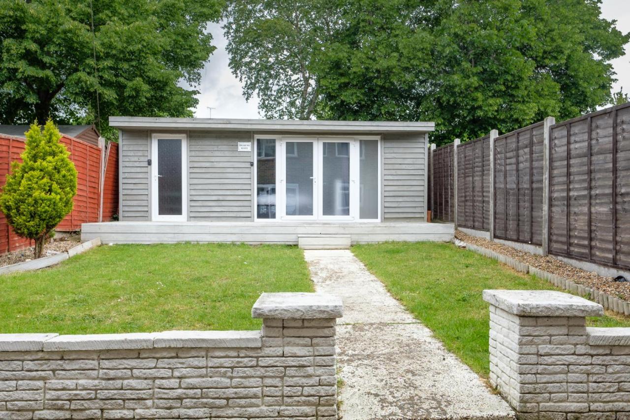 Dickens Suite Crawley  Exterior foto